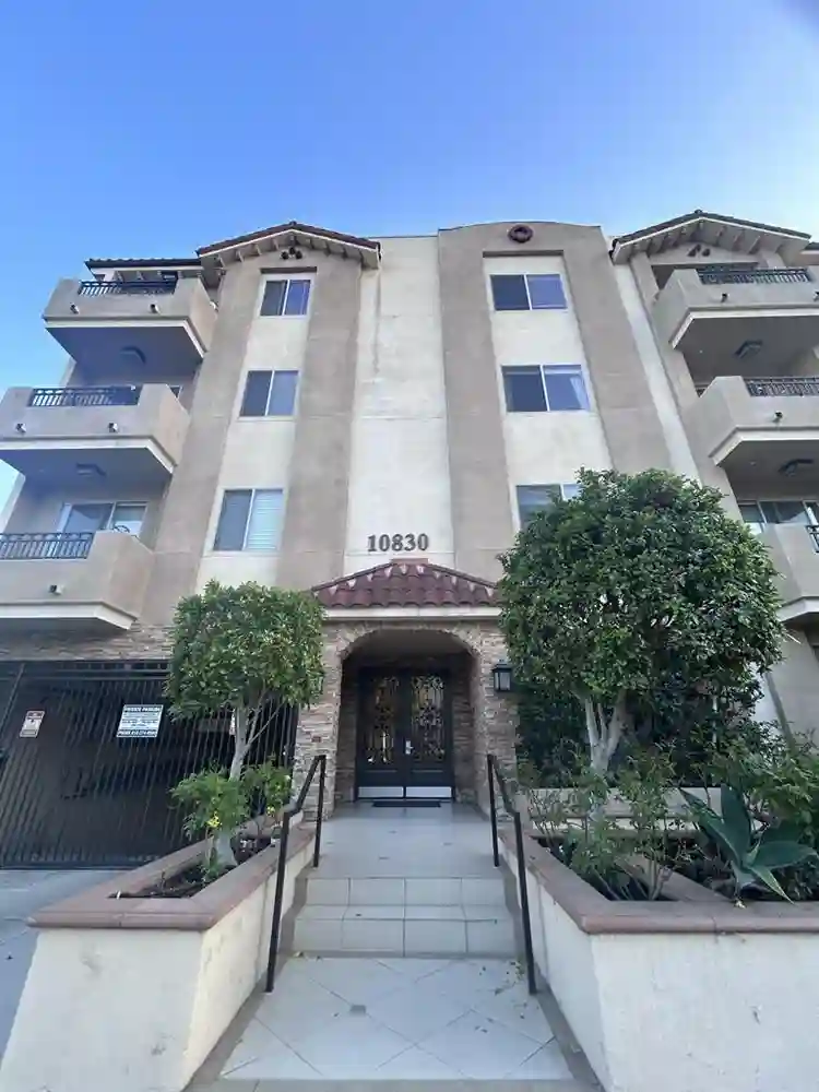 1 Bedroom in Toluca Lake
