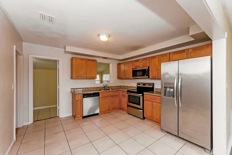 Room Available Now!