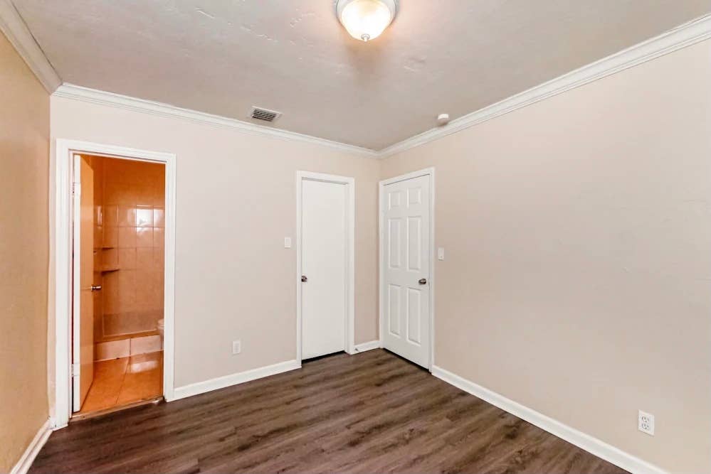 Room Available Now!