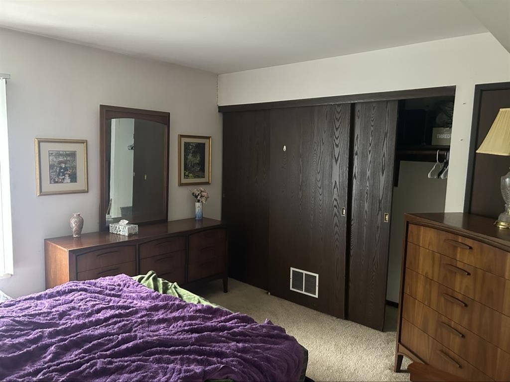 Looking for roommate
