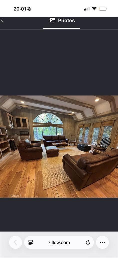Room available in LA mansionn
