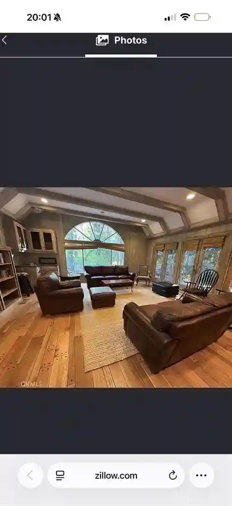 Room available in LA mansionn