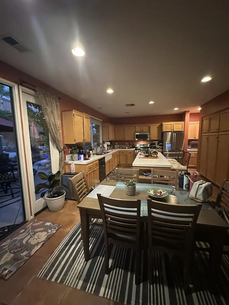 Large Room in Oceanside Home!