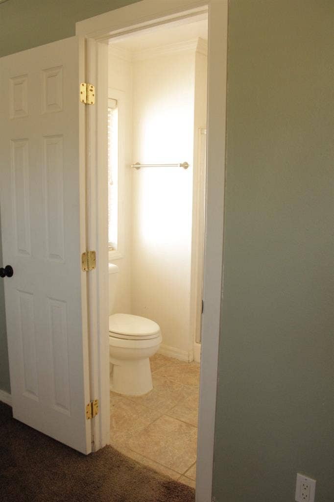 Private Room with Private Bathroomm