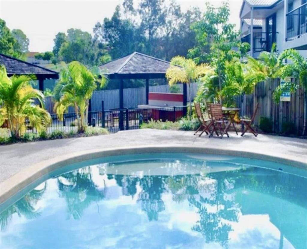 Available now room in Carrara