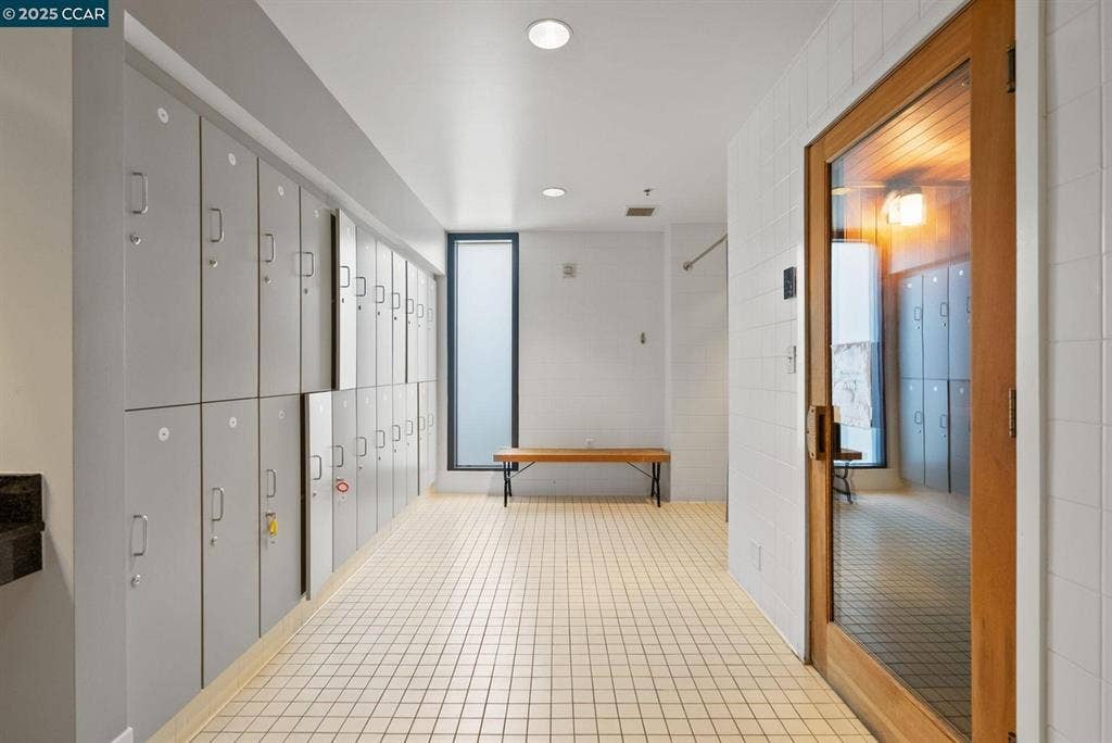 Nr SF Caltrain -Fully Furnished Bed