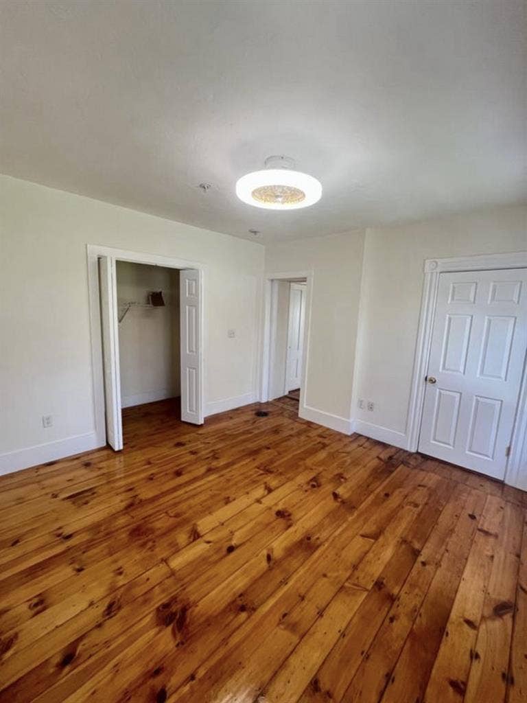 Beautiful apartment in Clinton ma