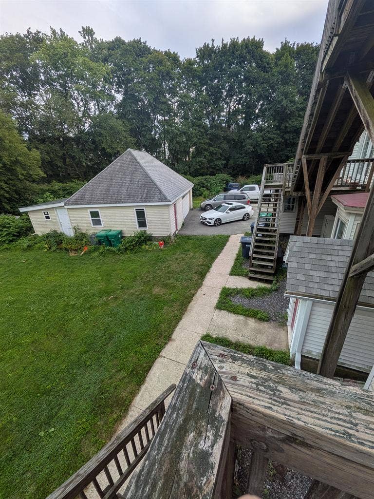 Beautiful apartment in Clinton ma