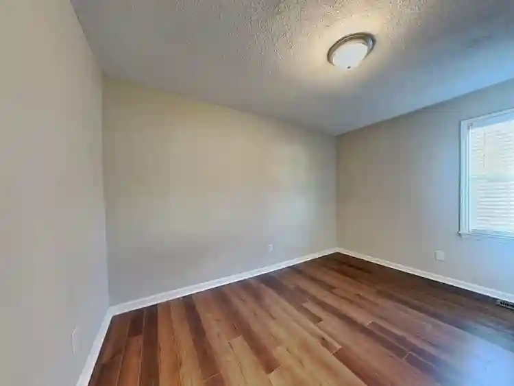 Roommates needed