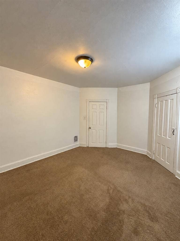 2 for 1- rooms for rent HAMILTON NJ