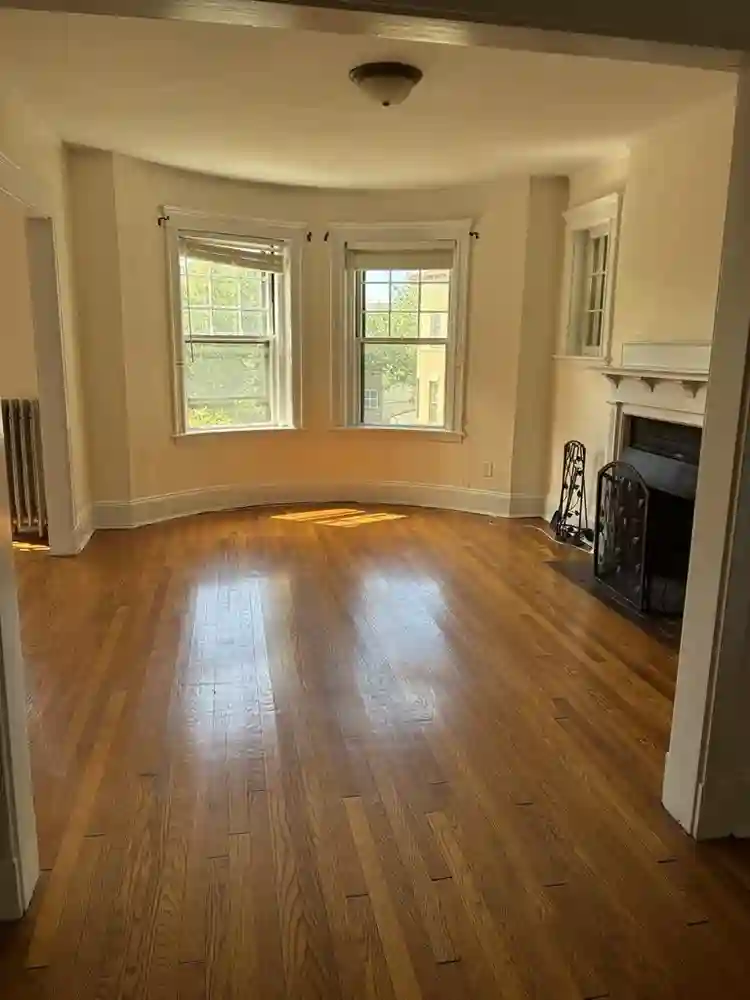 Looking for female roommate