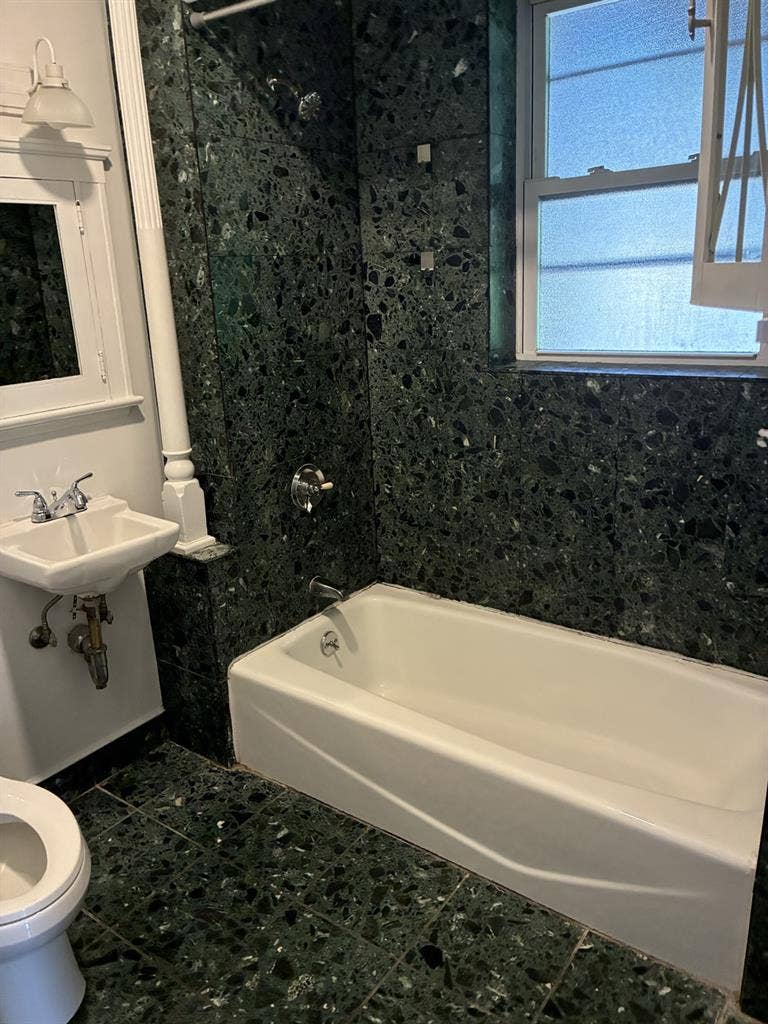Looking for female roommate