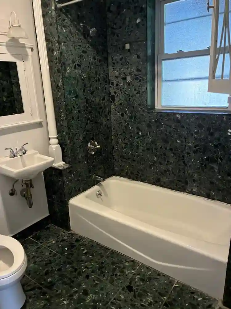Looking for female roommate