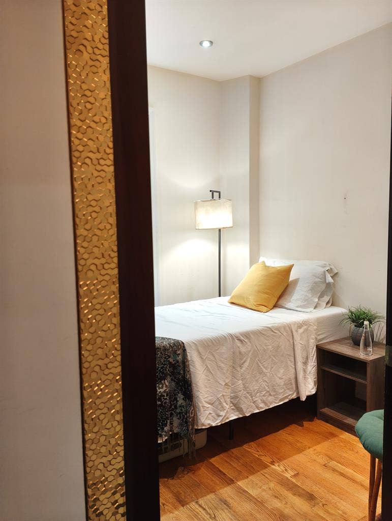 UWS Furnished Room All Included!