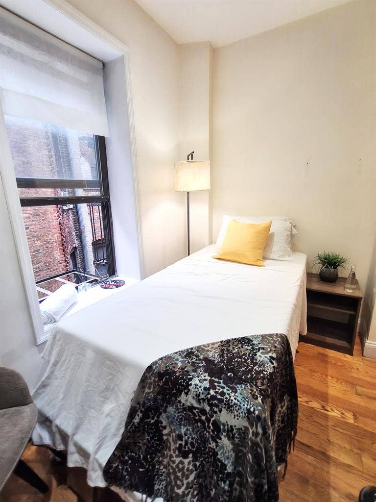UWS Furnished Room All Included!