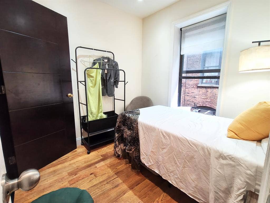 UWS Furnished Room All Included!