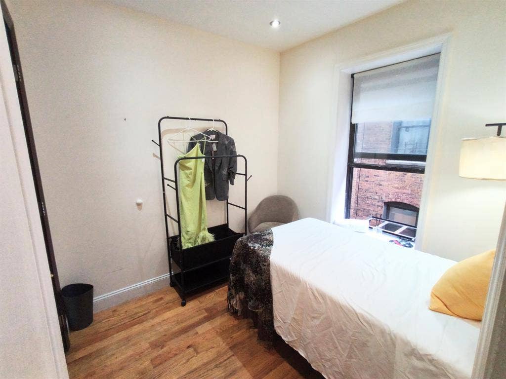 UWS Furnished Room All Included!