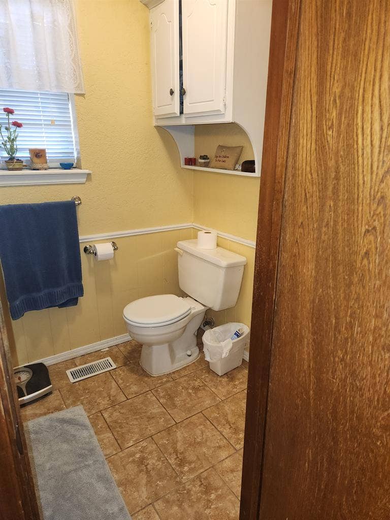 Private room w/ a private bathroom