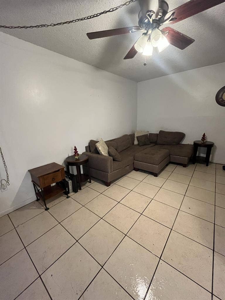 1,000 bedroom fully furnished!