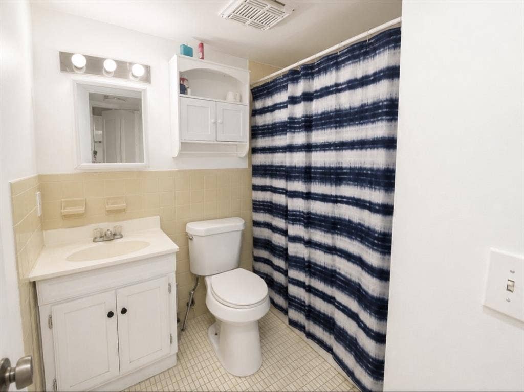 1,000 bedroom fully furnished!