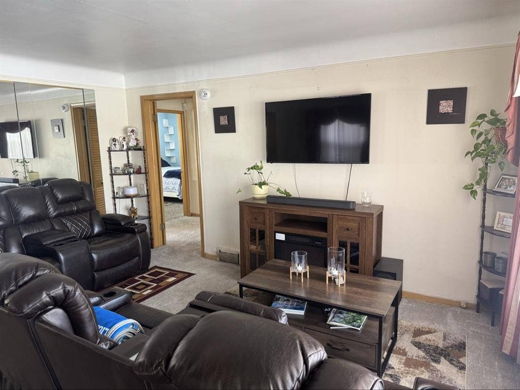 Roommates Wanted