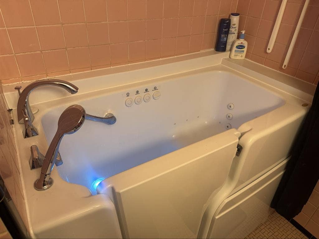 Roommates Wanted