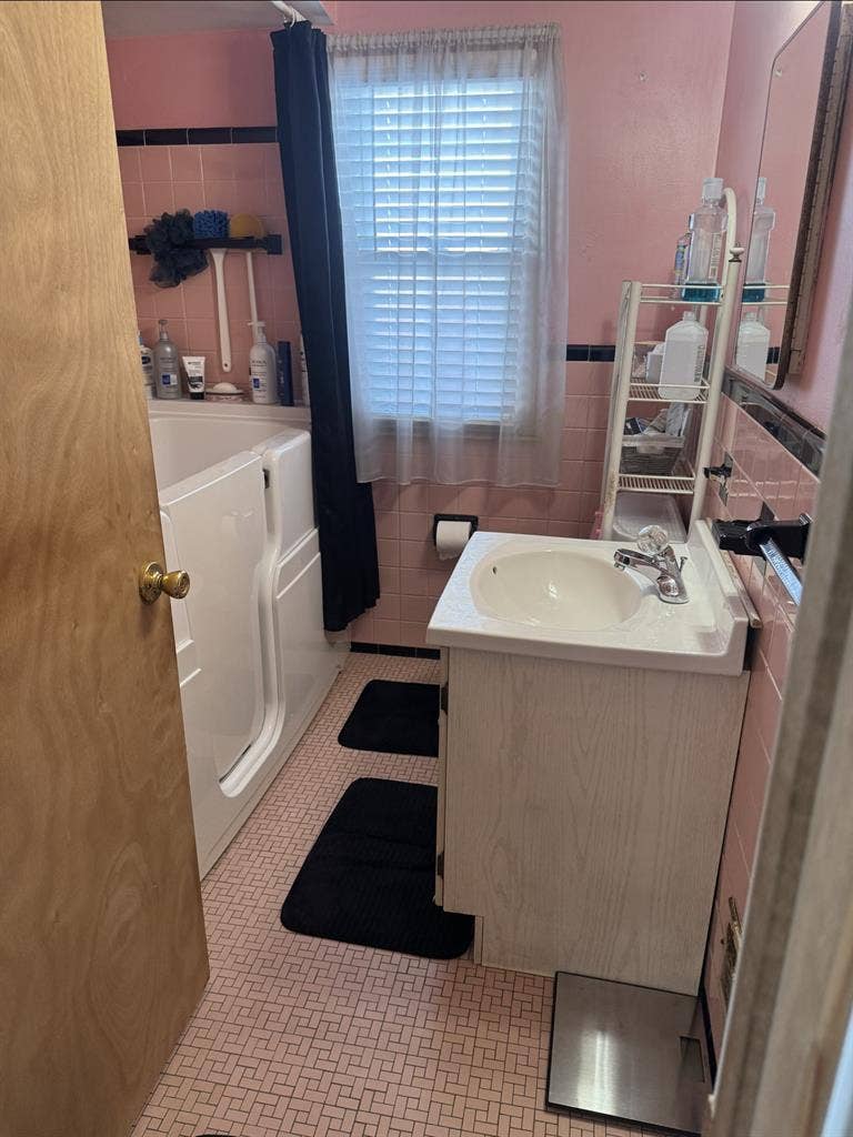 Roommates Wanted