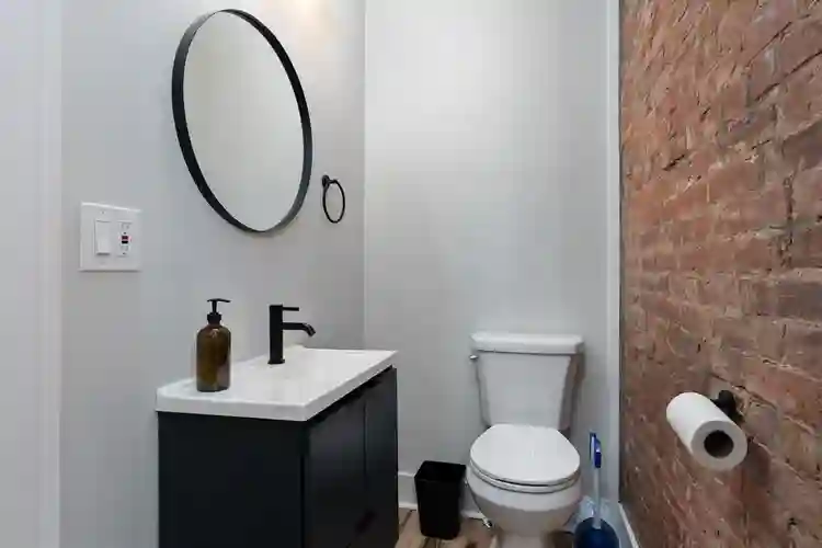 Private Access and Garage Space!