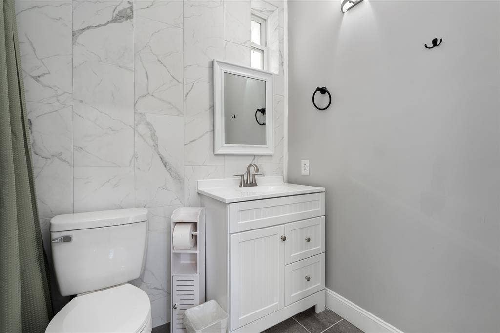 Private Workspace + Huge Closet
