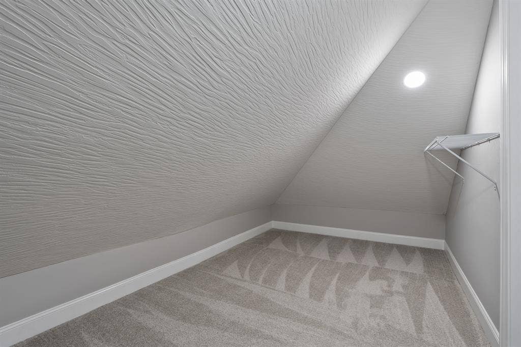 Private Workspace + Huge Closet