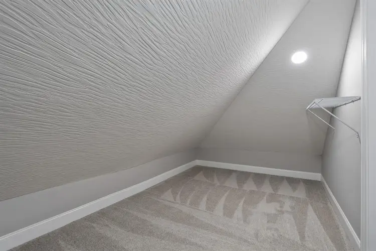 Private Workspace + Huge Closet
