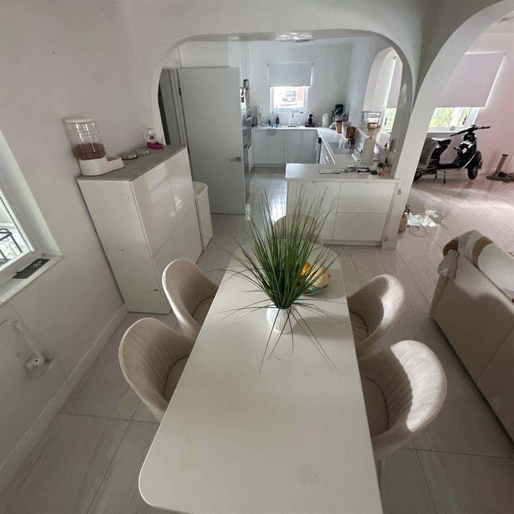 Private Room w/ Pool in Miami