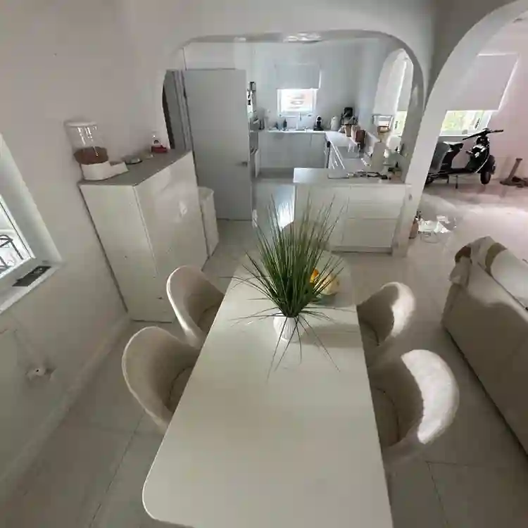 Private Room w/ Pool in Miami