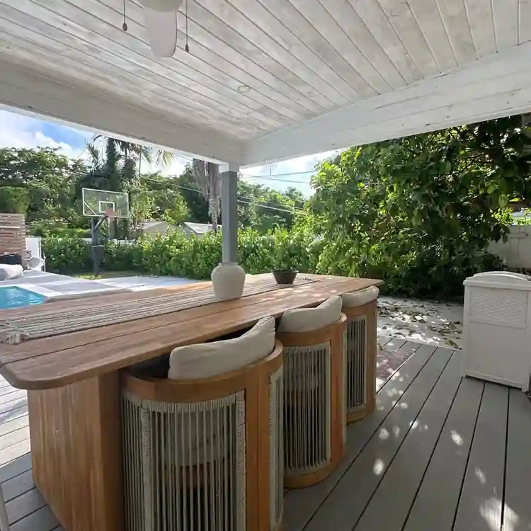 Private Room w/ Pool in Miami