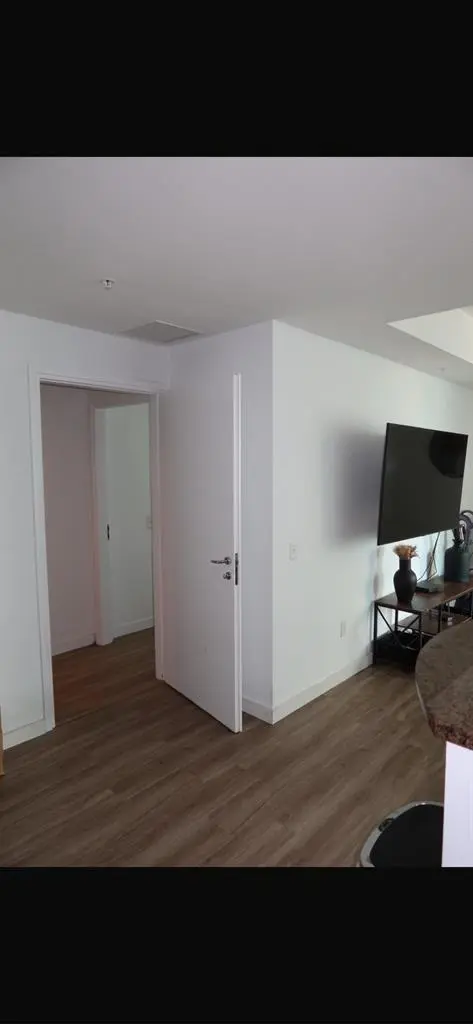 Looking for a Roomate brickell!