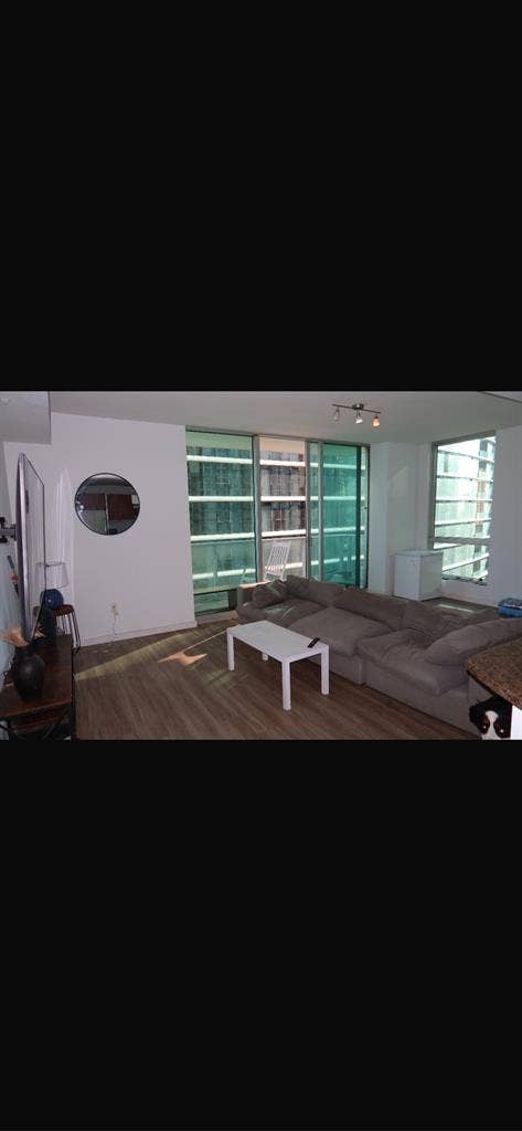 Looking for a Roomate brickell!