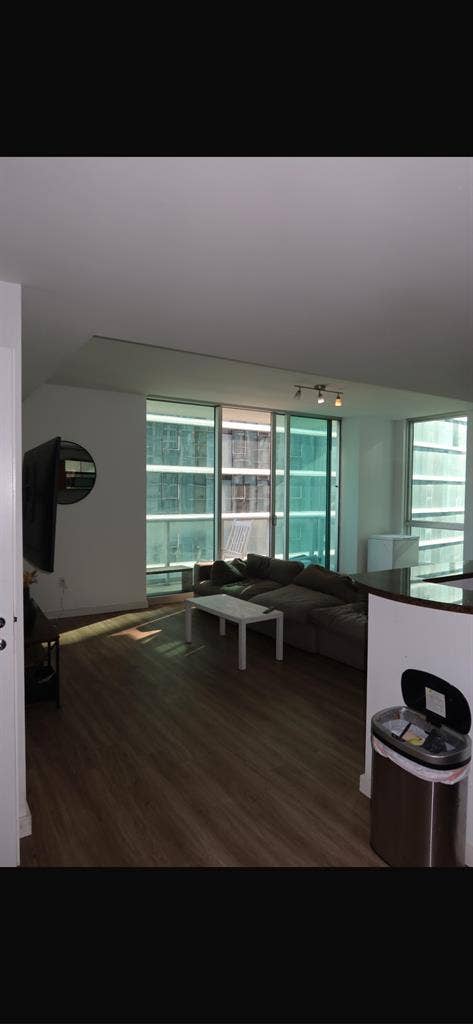 Looking for a Roomate brickell!