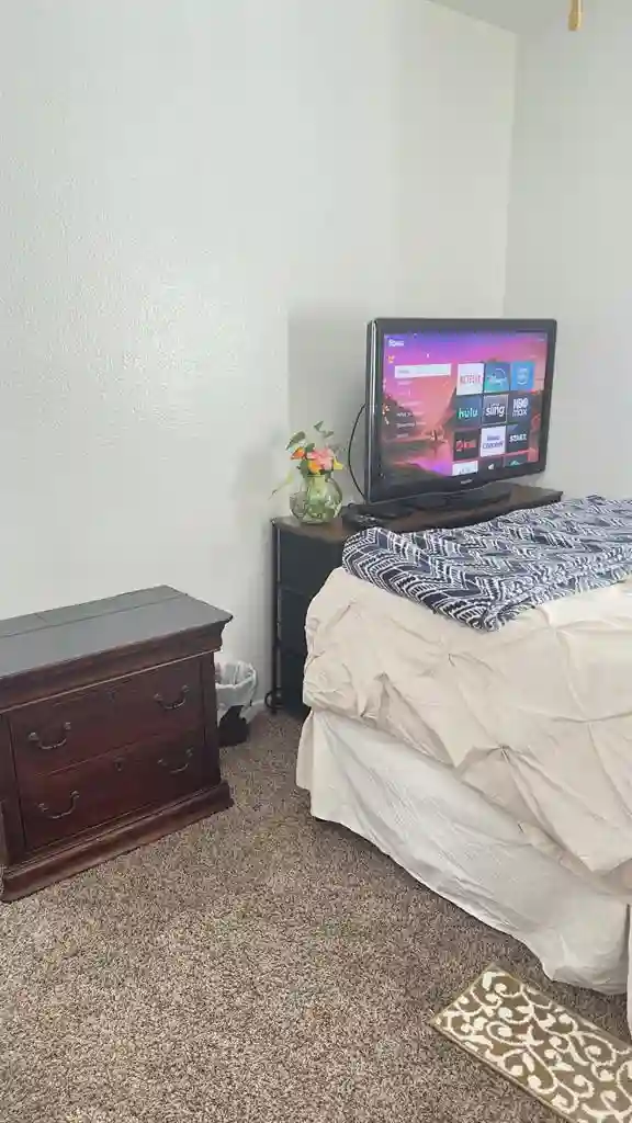 Upstairs room, ready to move in