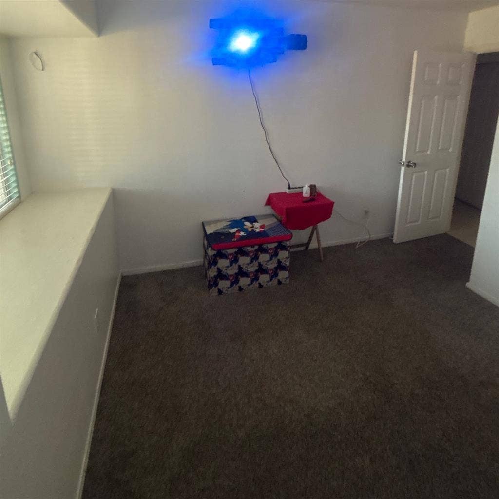 Nice room located in Norco