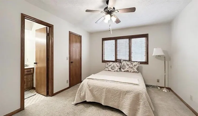 Bedroom Available in Central/West O