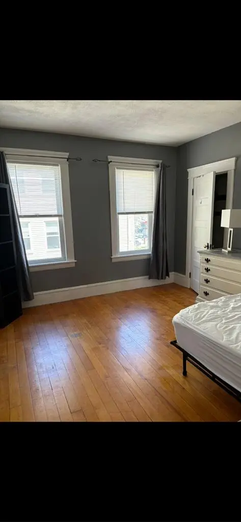 Room for rent in quiet neighborhood