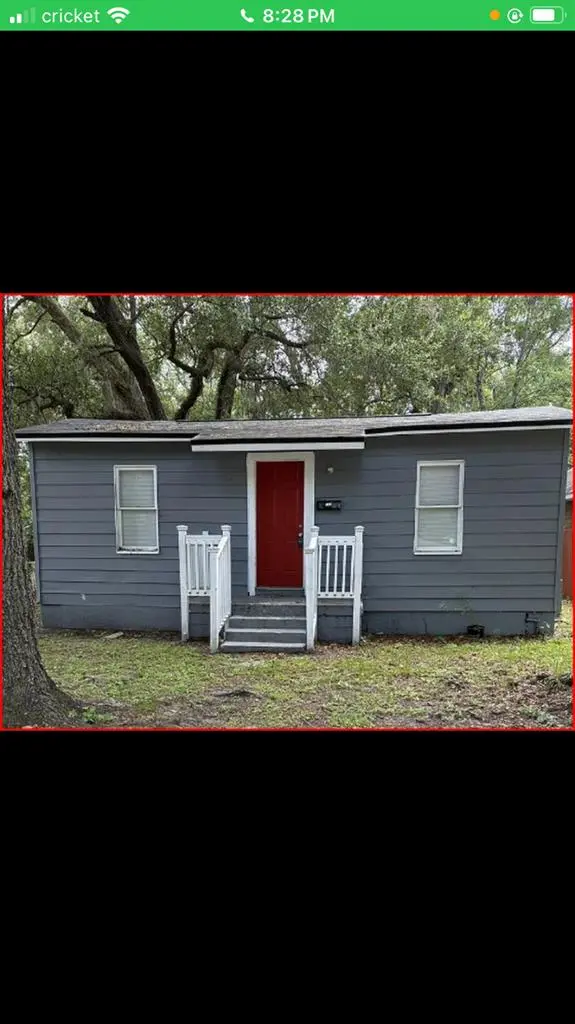 Looking for a roommate!