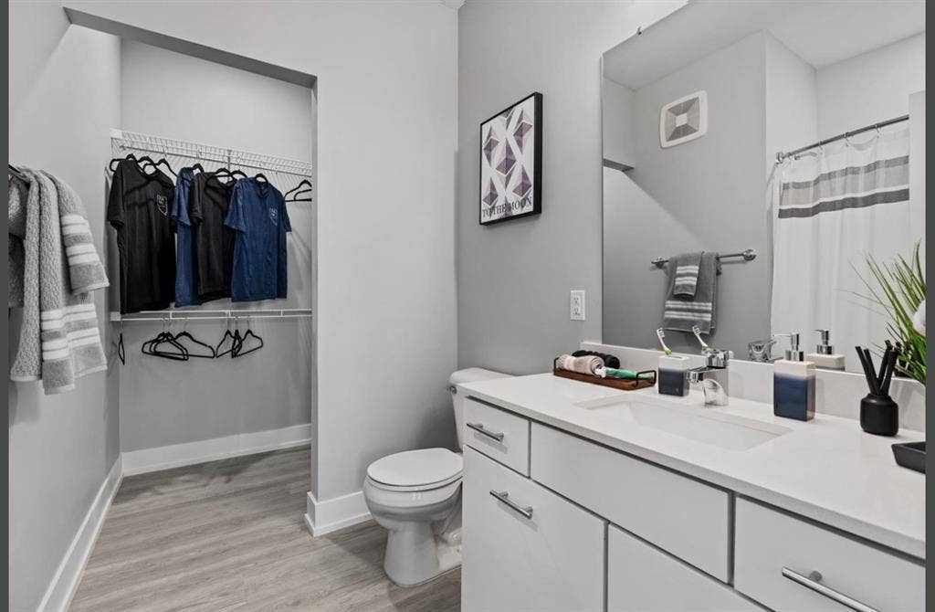 Room Available in October!!