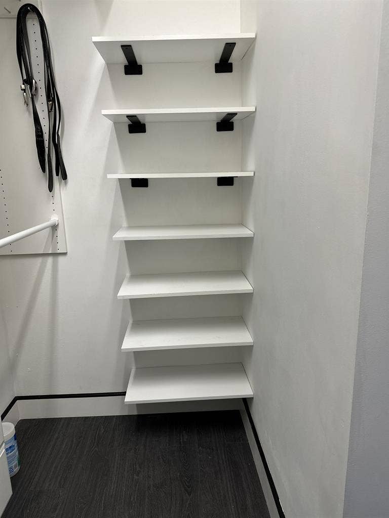 Private Room w/Custom Walkin Closet