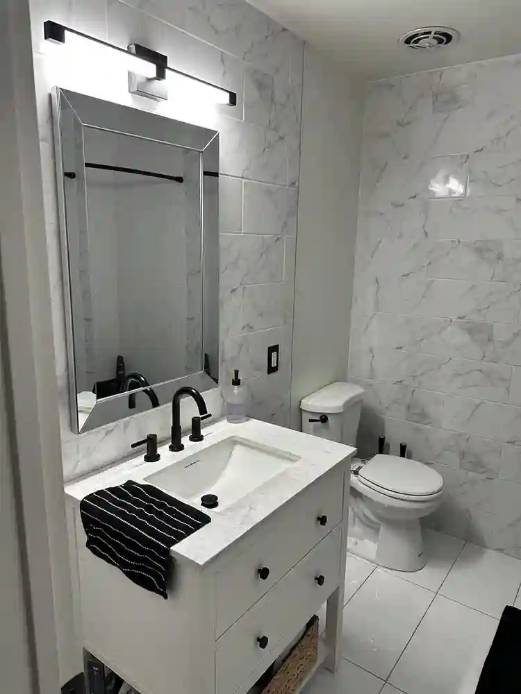 Private Room w/Custom Walkin Closet