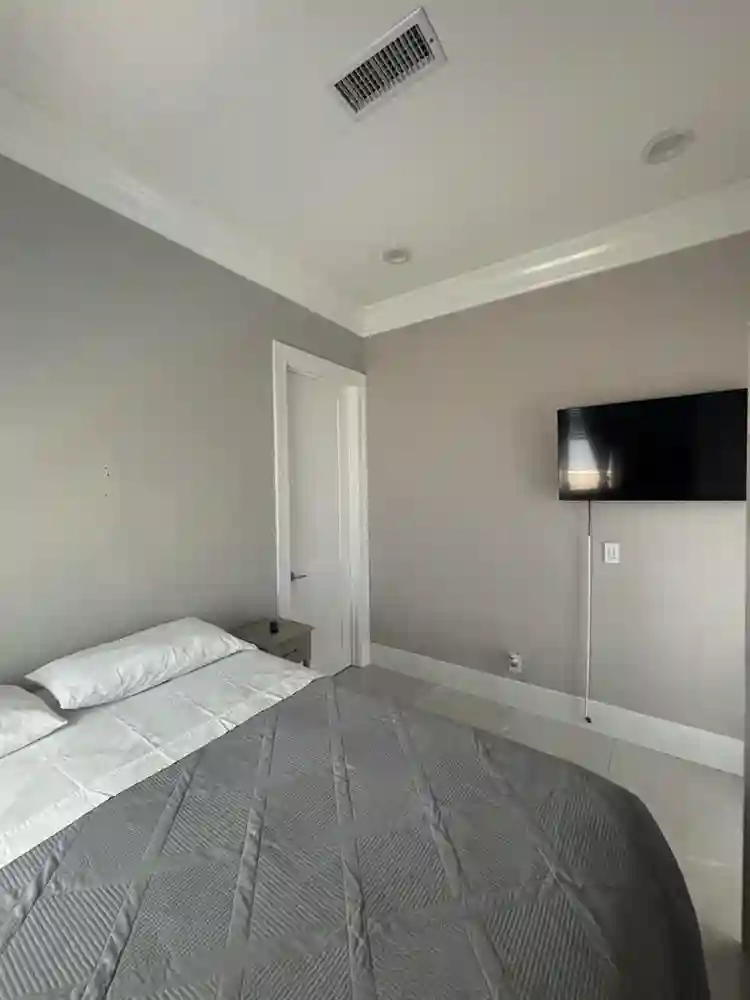 Beautiful private room and bathroom