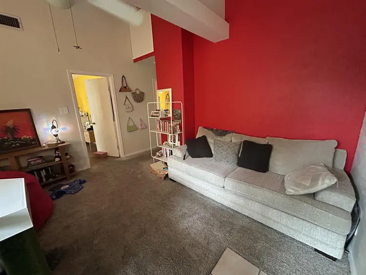 roommate wanted in quirky apt