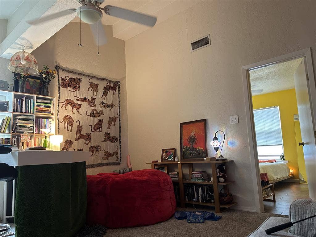 roommate wanted in quirky apt