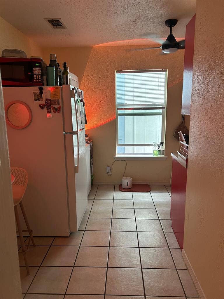 roommate wanted in quirky apt