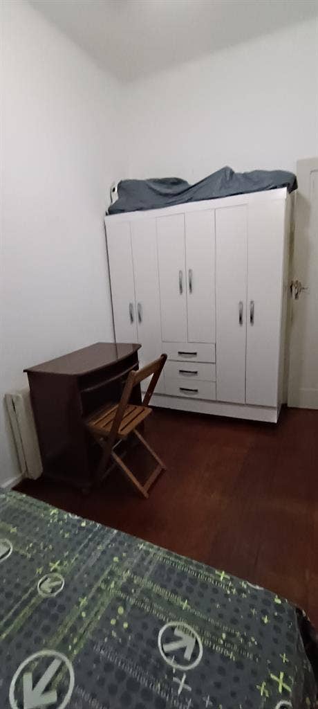 Quarto privativo e silencioso.